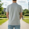 Pilki vyriški marškinėliai su laisvės simboliu